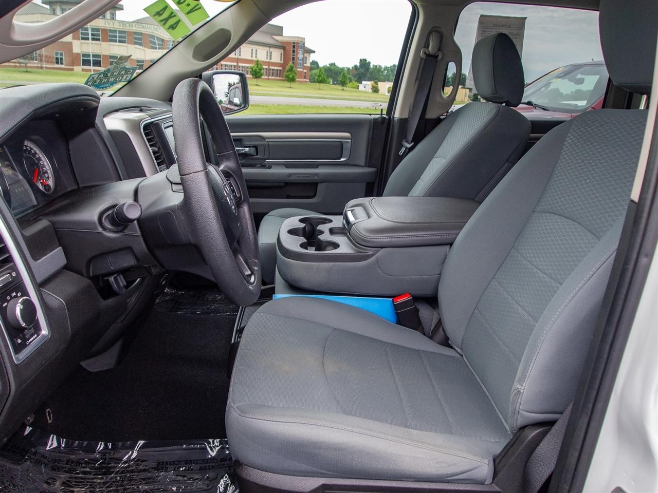 RAM 1500 Classic SLT 4x4 Crew Cab 5'7" Box 2019