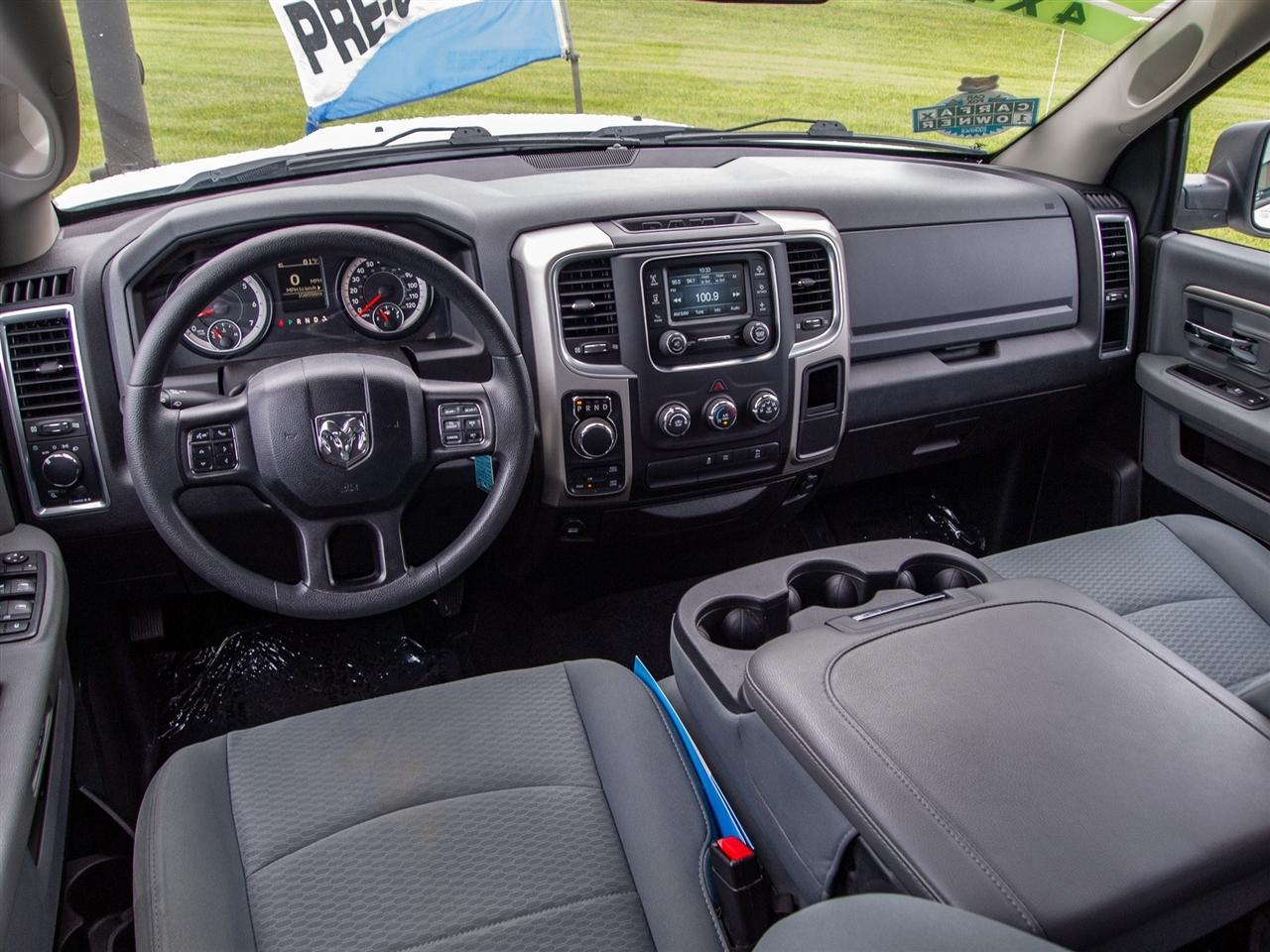 RAM 1500 Classic SLT 4x4 Crew Cab 5'7" Box 2019