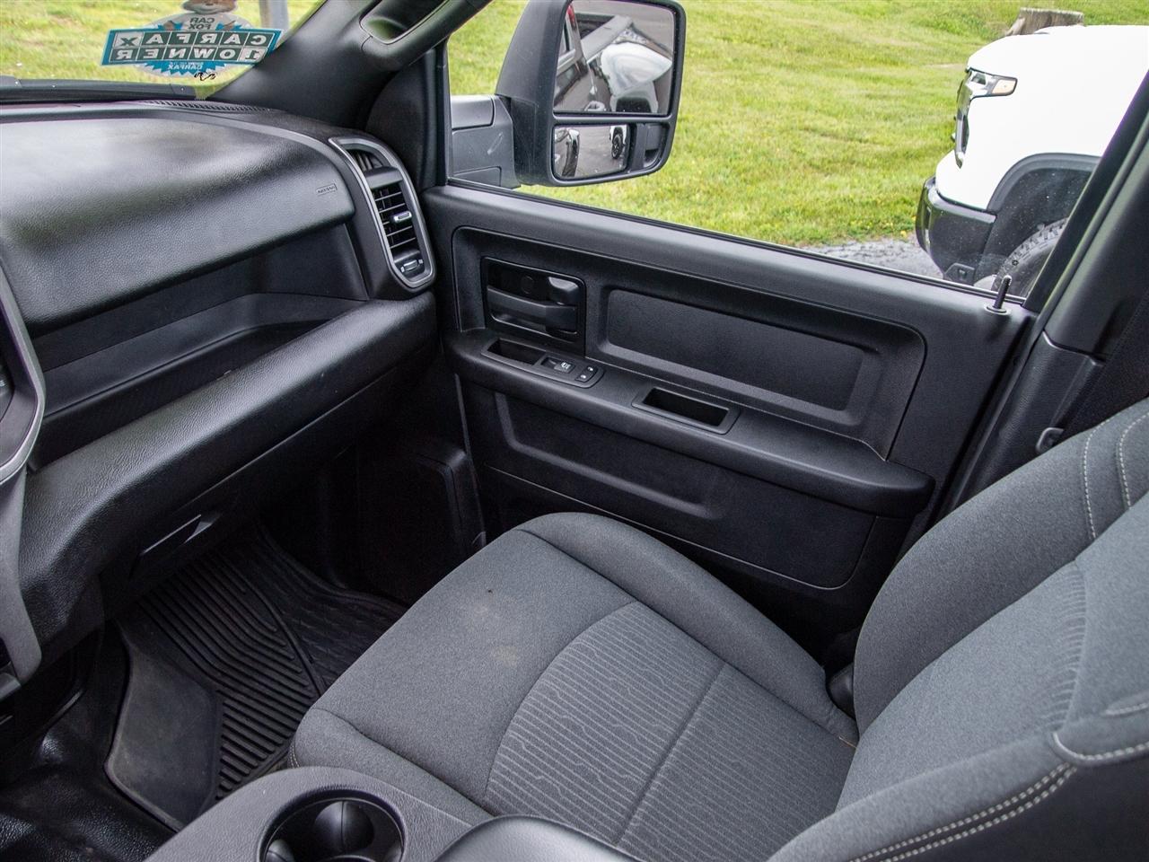 RAM 3500 Tradesman 4x4 Crew Cab 8' Box 2024