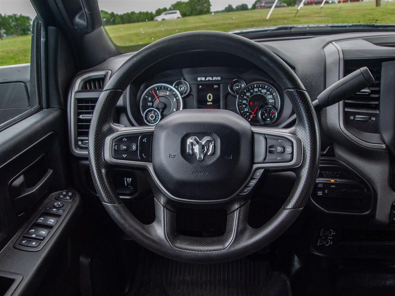 RAM 3500 Tradesman 4x4 Crew Cab 8' Box 2024