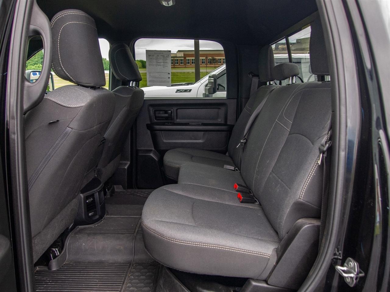 RAM 3500 Tradesman 4x4 Crew Cab 8' Box 2024