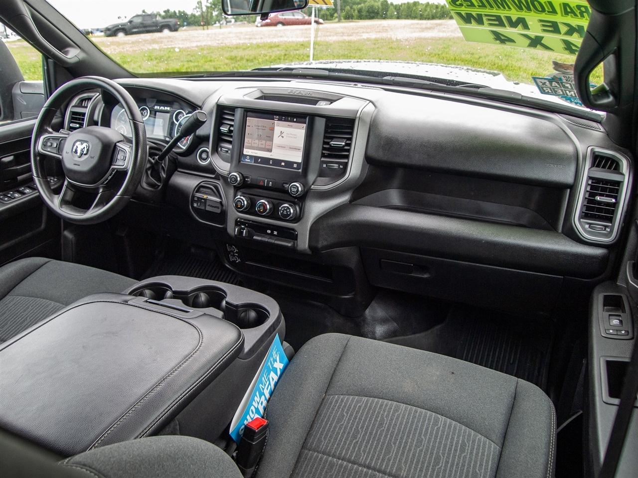 RAM 3500 Tradesman 4x4 Crew Cab 8' Box 2024