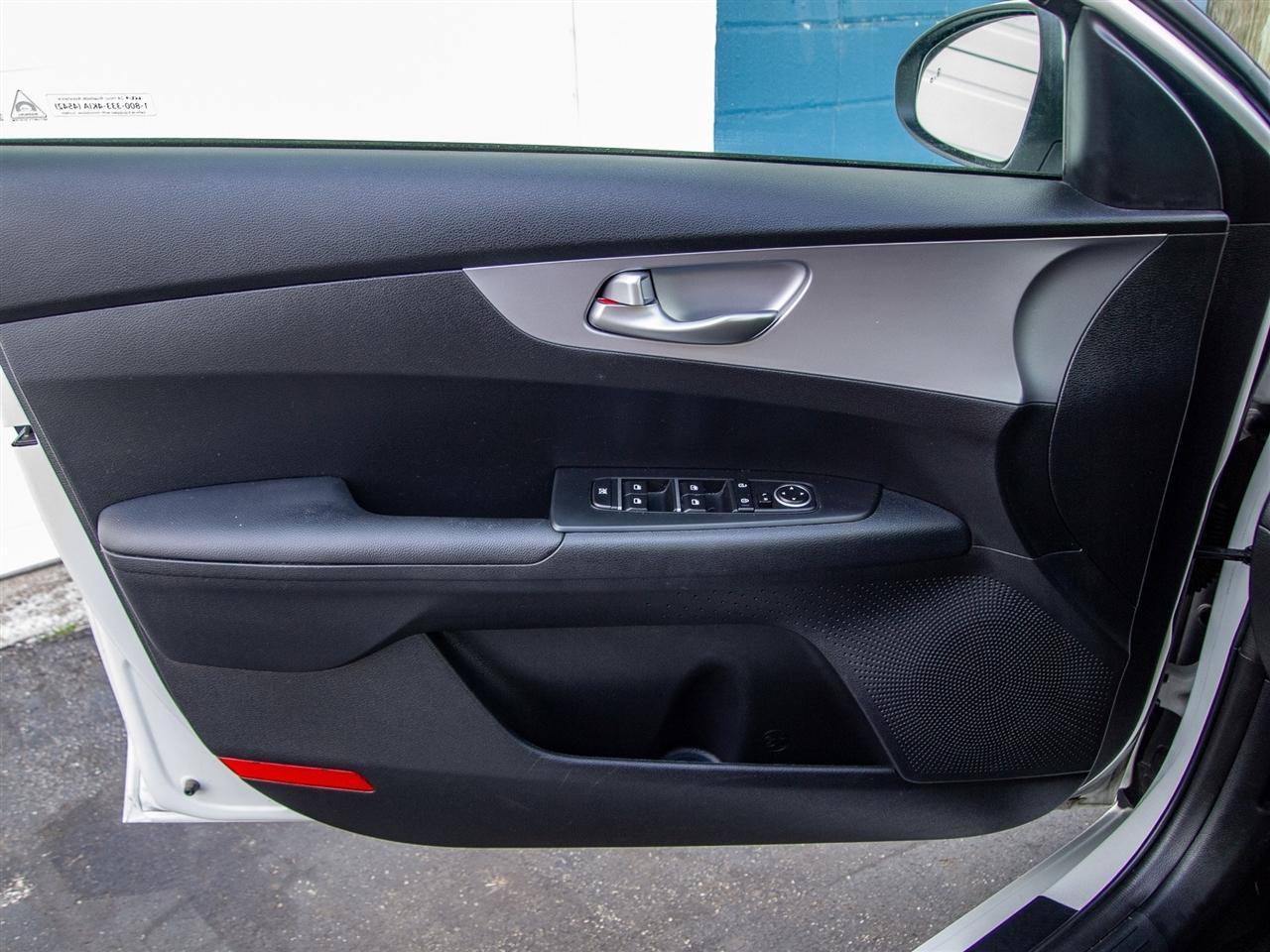 Kia Forte LXS IVT 2024