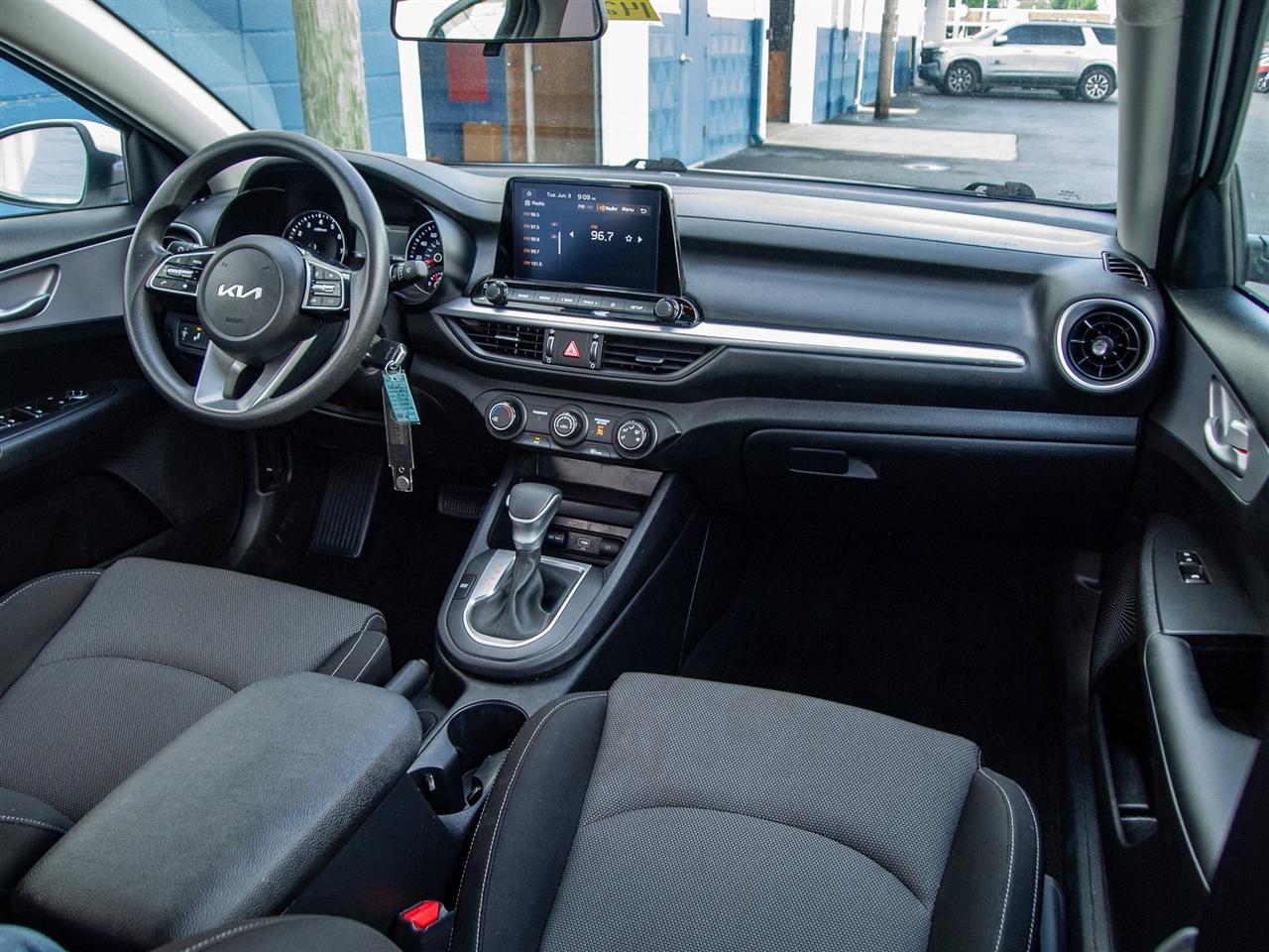Kia Forte LXS IVT 2024
