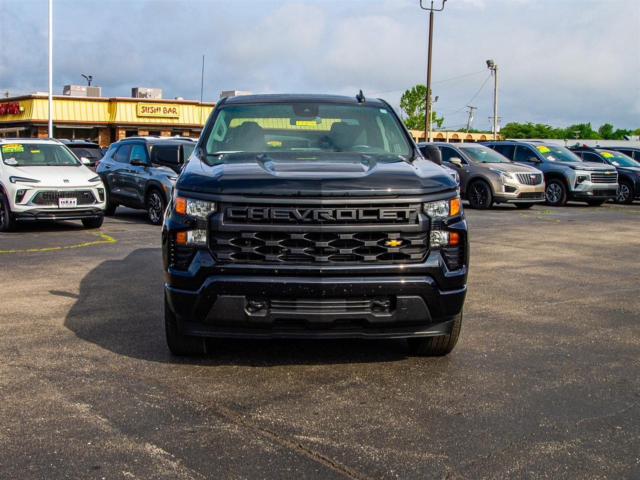 Chevrolet Silverado 1500 4WD Crew Cab 147" Custom 2025