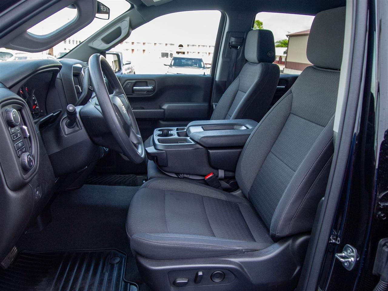 Chevrolet Silverado 1500 4WD Crew Cab 147" Custom 2025