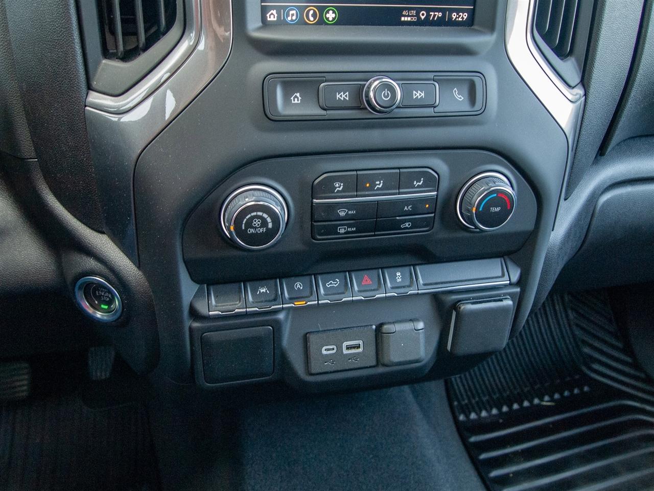 Chevrolet Silverado 1500 4WD Crew Cab 147" Custom 2025