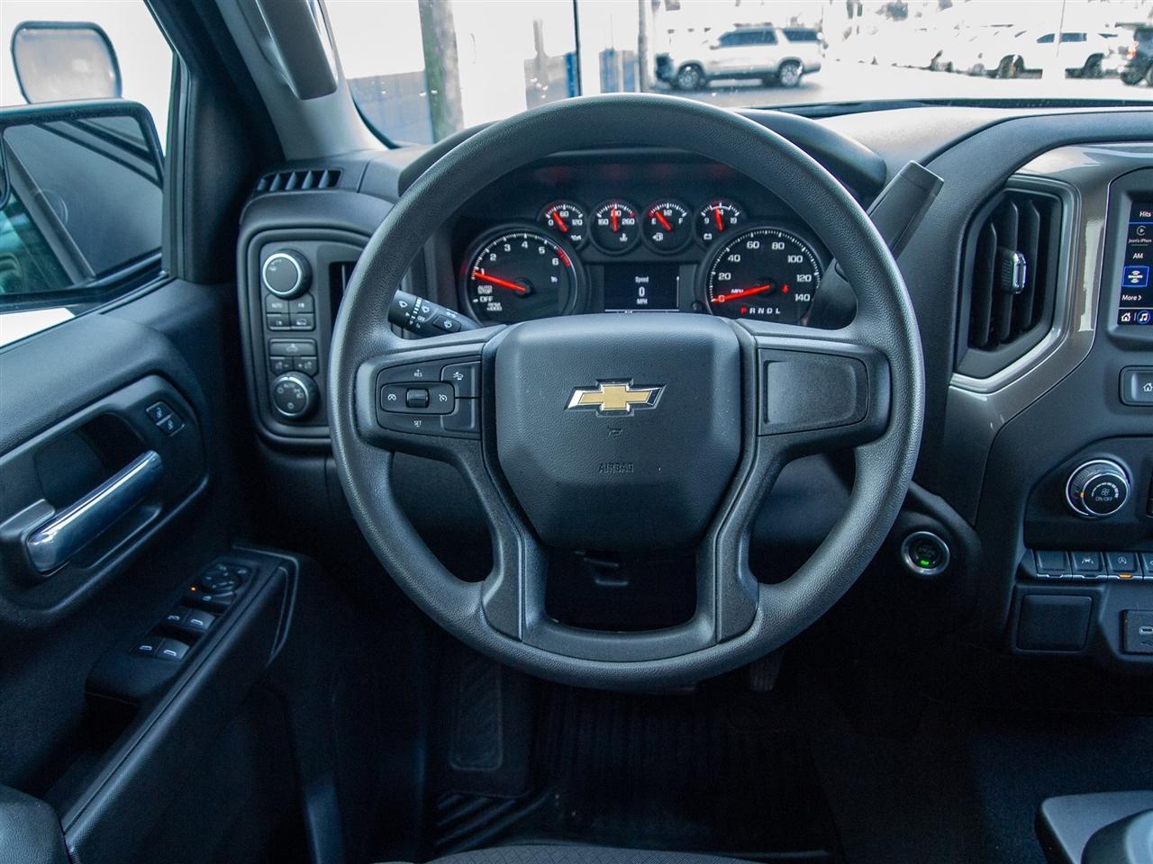 Chevrolet Silverado 1500 4WD Crew Cab 147" Custom 2025