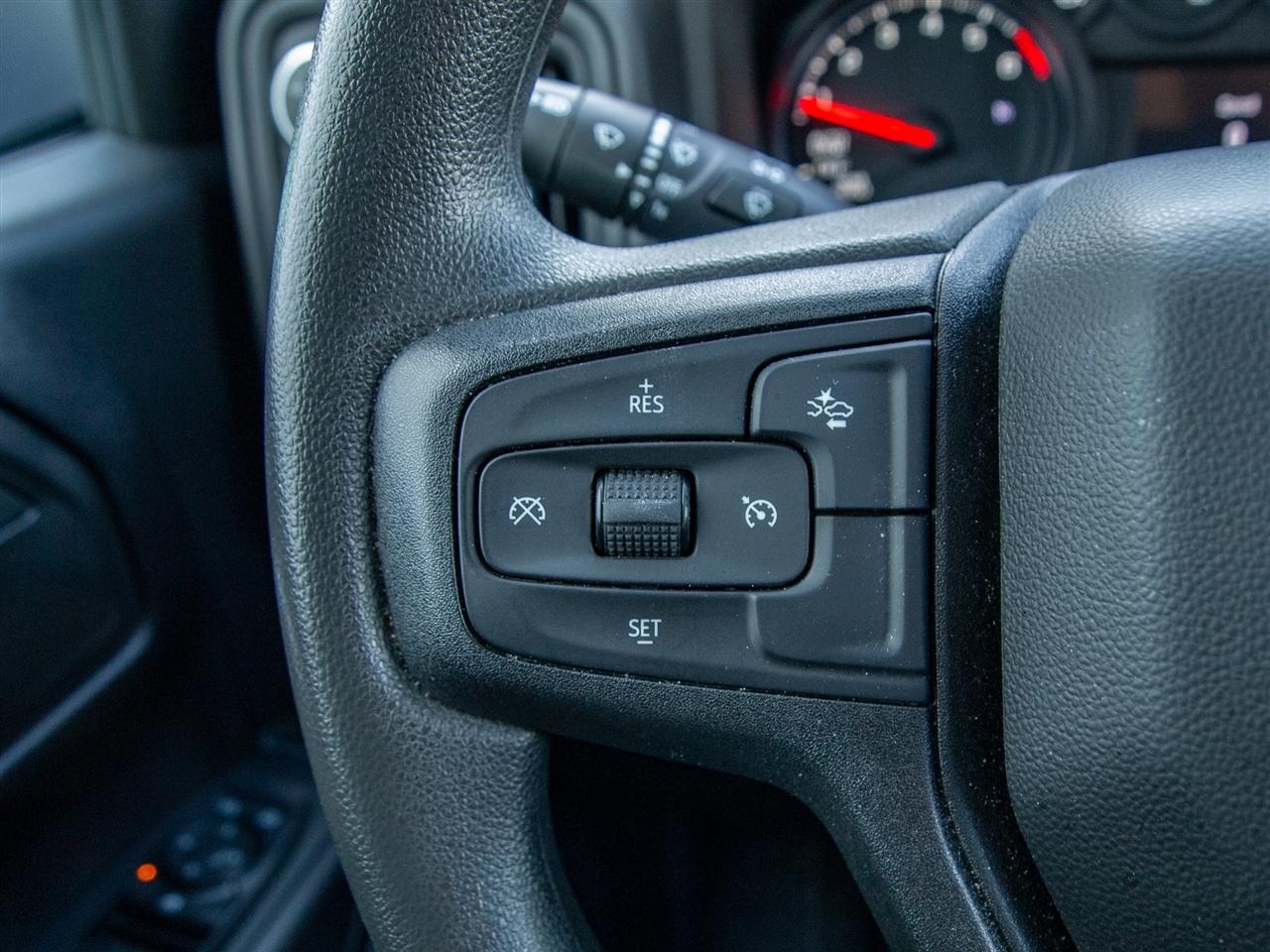 Chevrolet Silverado 1500 4WD Crew Cab 147" Custom 2025