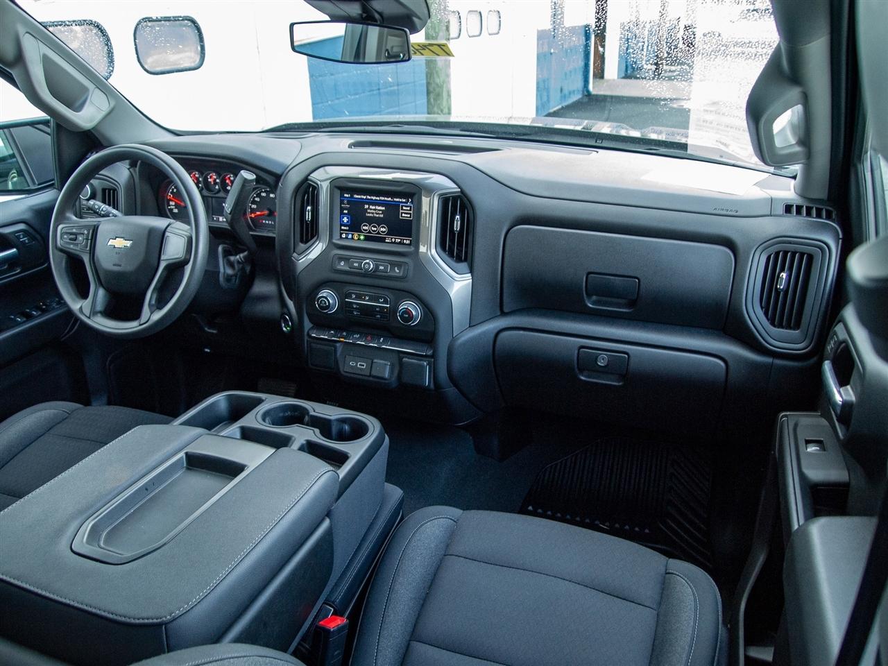 Chevrolet Silverado 1500 4WD Crew Cab 147" Custom 2025