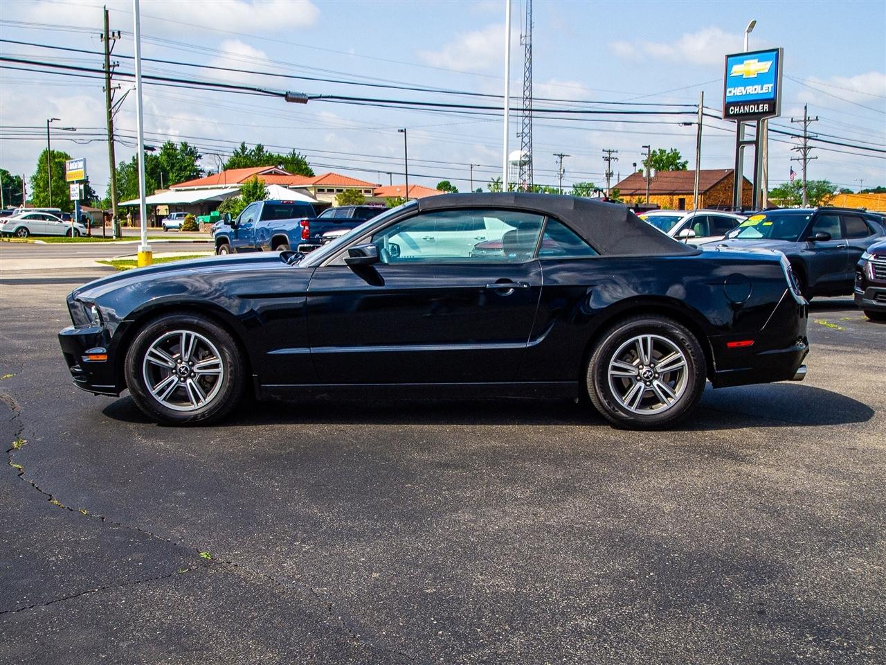 Ford Mustang 2dr Conv V6 2013