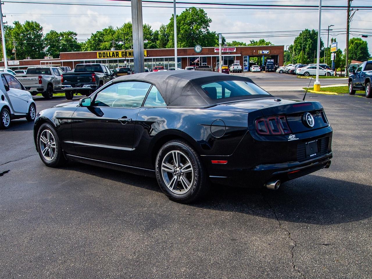 Ford Mustang 2dr Conv V6 2013