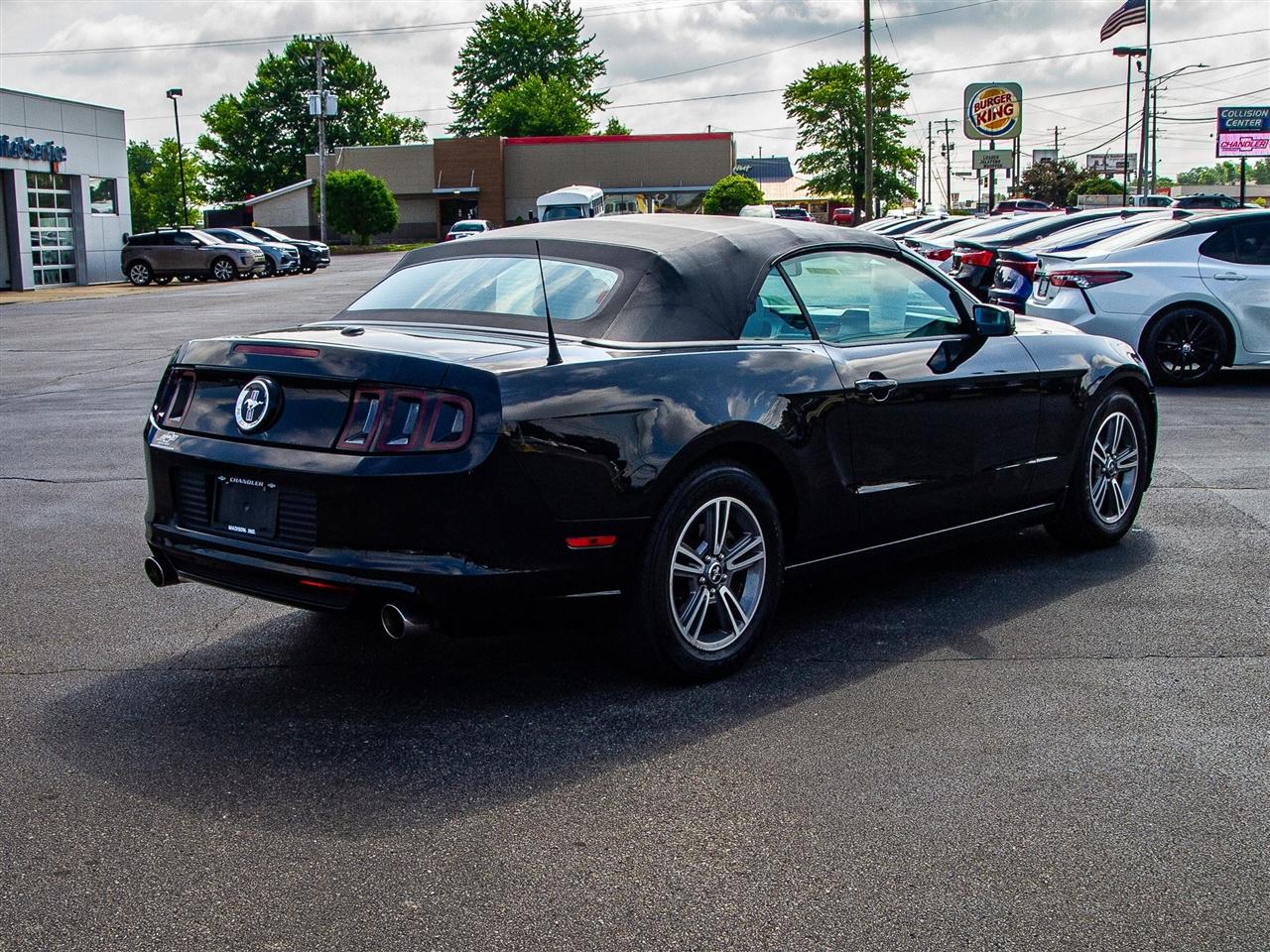 Ford Mustang 2dr Conv V6 2013