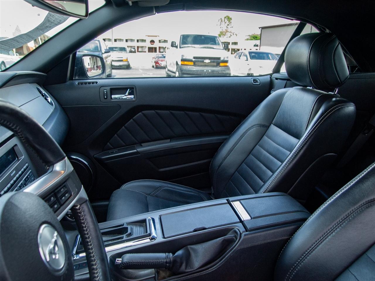 Ford Mustang 2dr Conv V6 2013