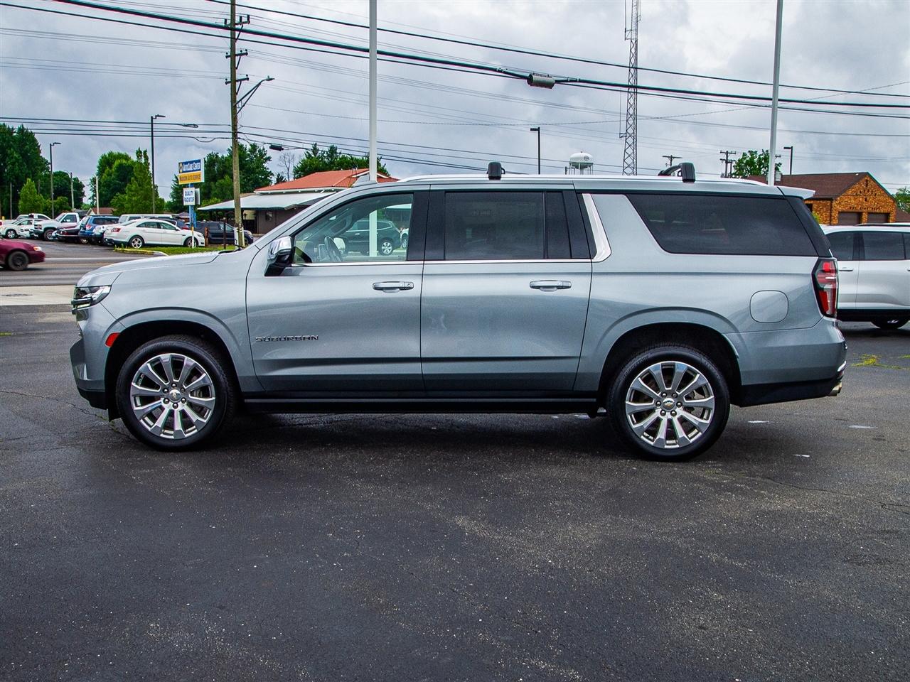 Chevrolet Suburban 4WD 4dr Premier 2023