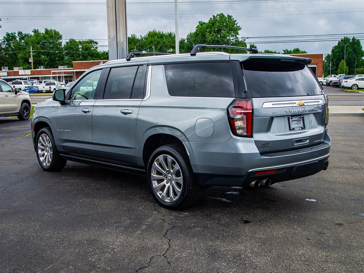 Chevrolet Suburban 4WD 4dr Premier 2023