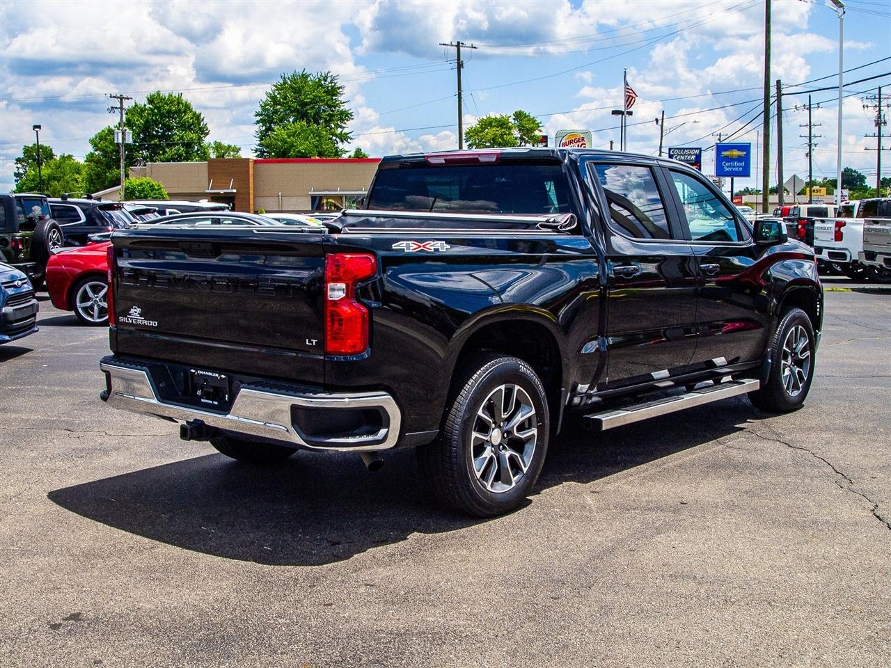 Chevrolet Silverado 1500 4WD Crew Cab 147" LT w/2FL 2024