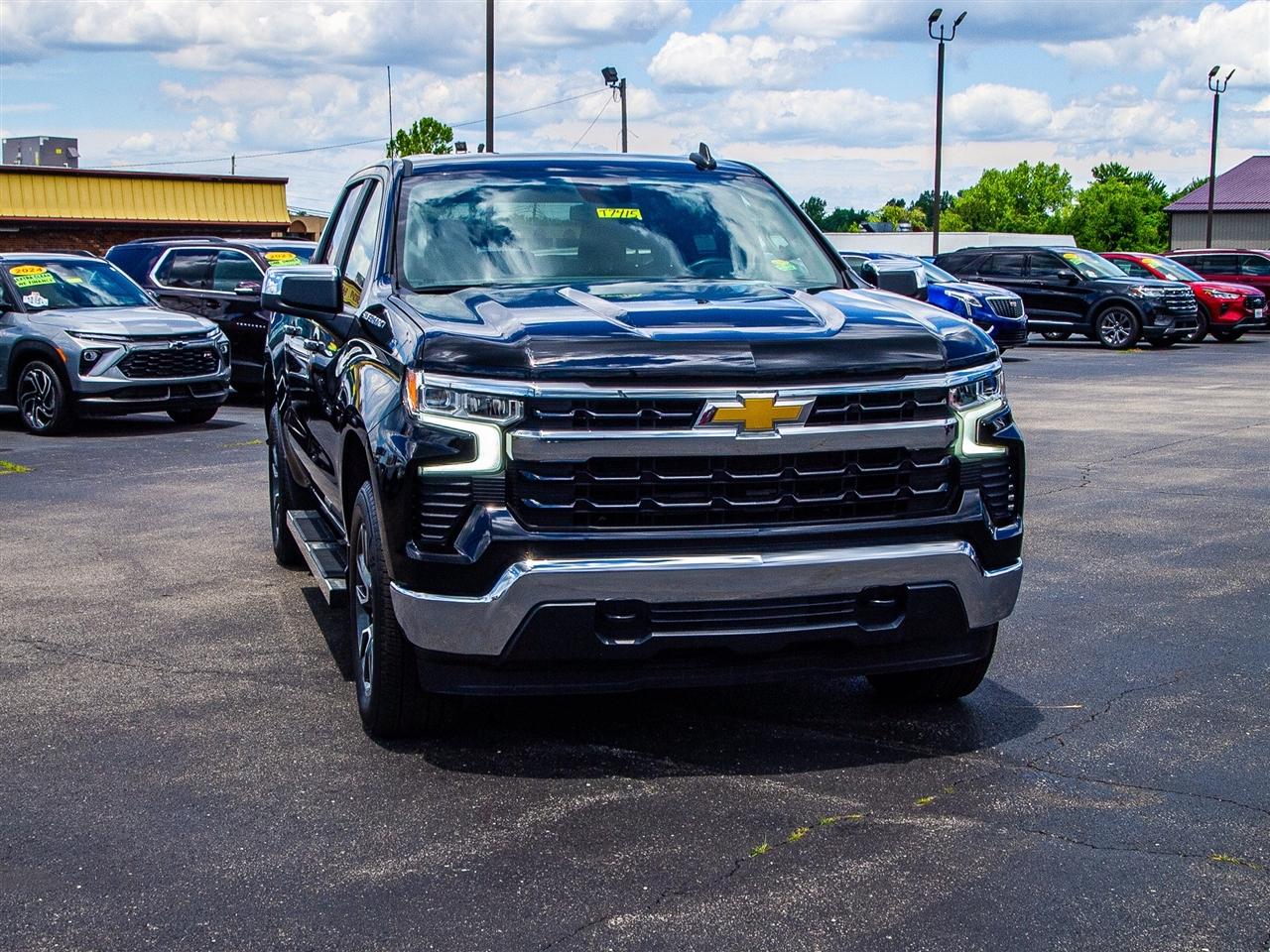 Chevrolet Silverado 1500 4WD Crew Cab 147" LT w/2FL 2024