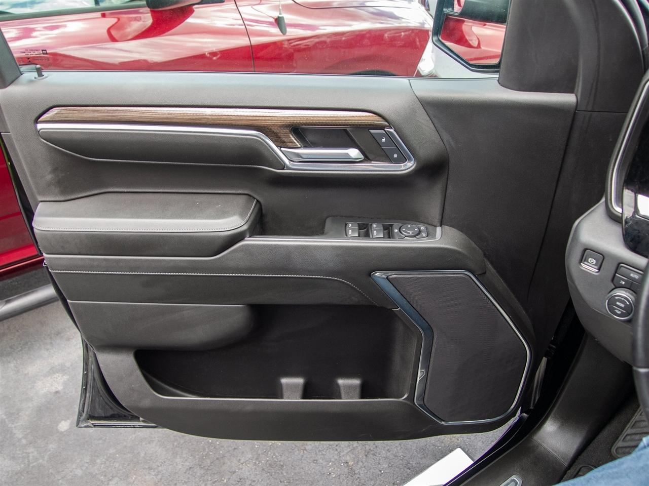 Chevrolet Silverado 1500 4WD Crew Cab 147" LT w/2FL 2024