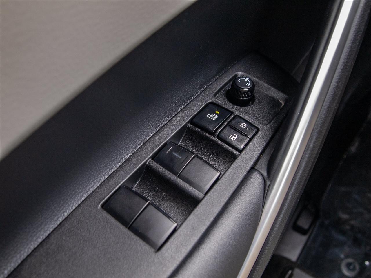 Toyota Corolla Cross LE 4WD (Natl) 2023