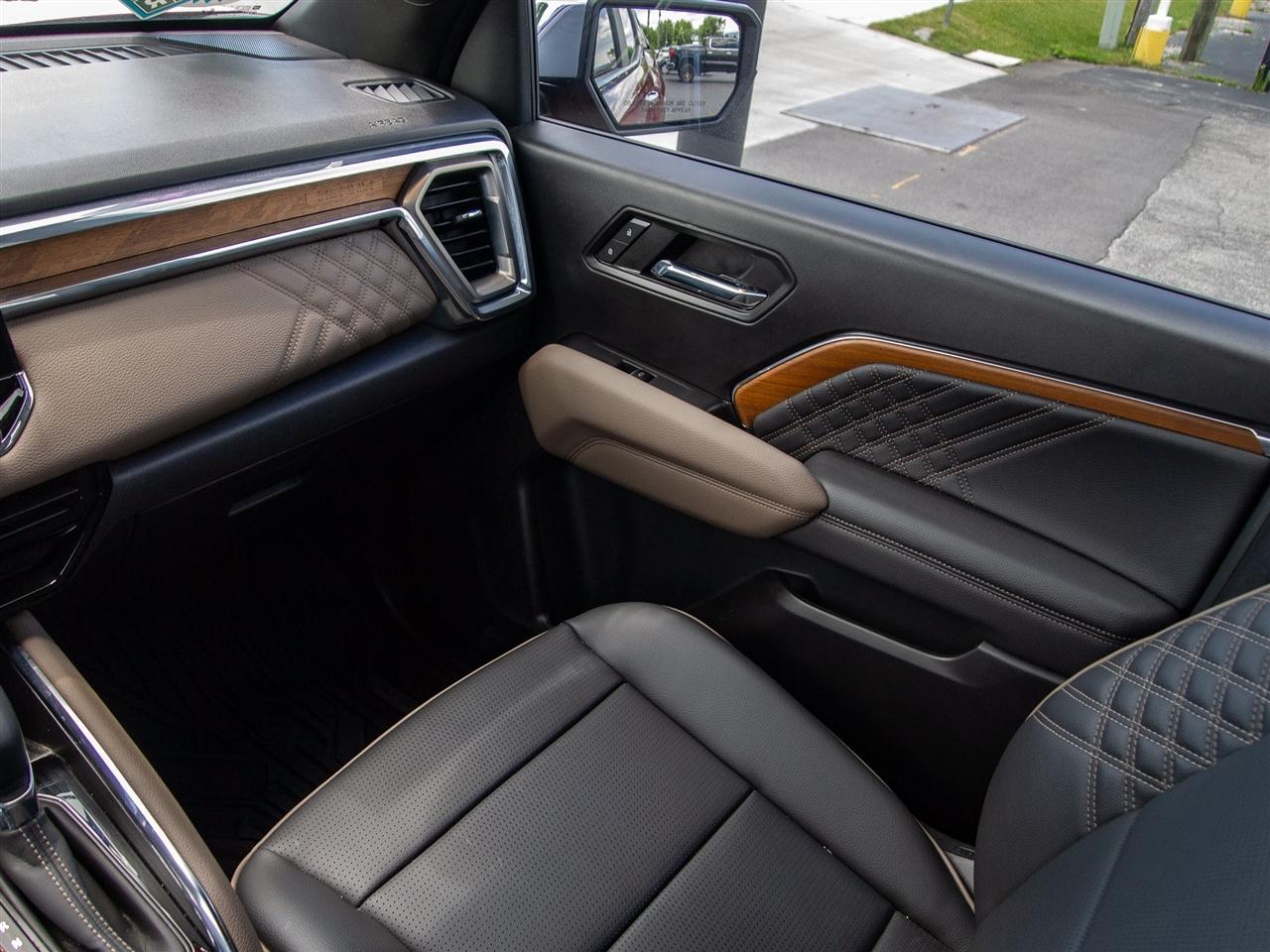 GMC Canyon 4WD Crew Cab Denali 2023