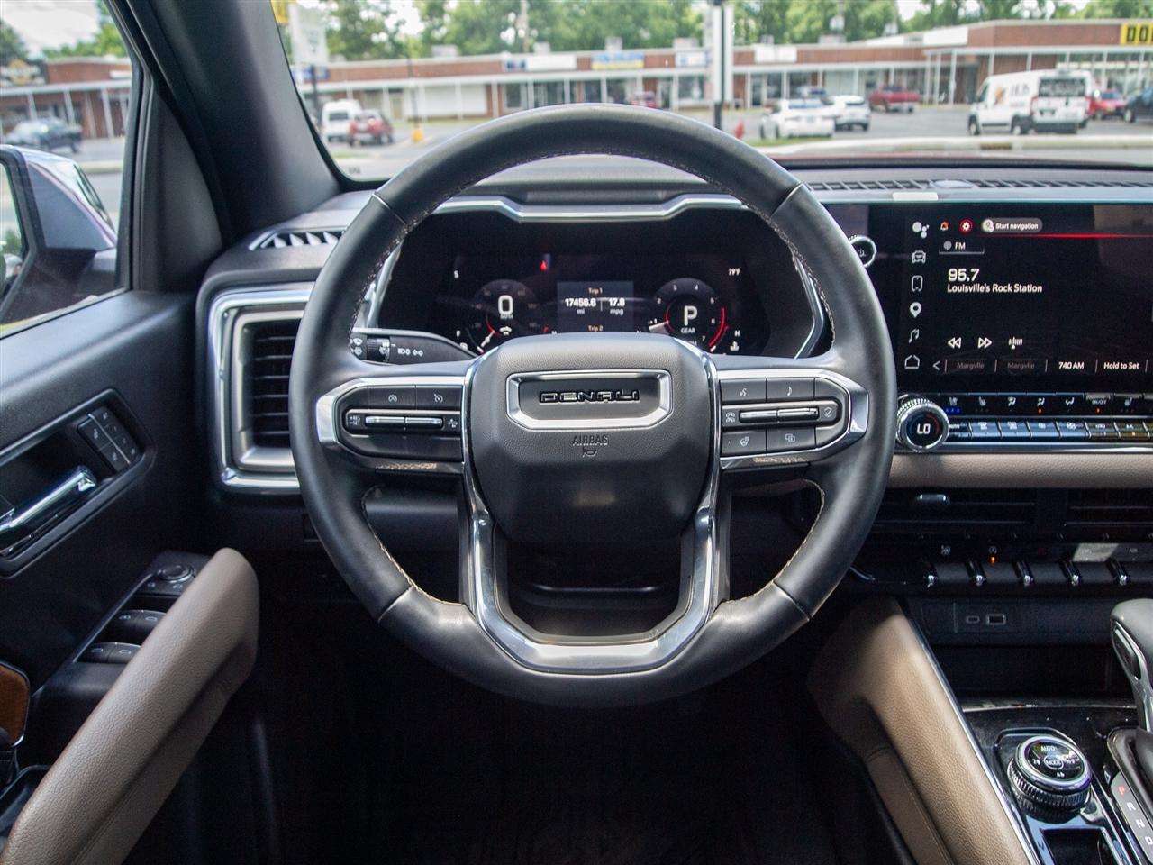GMC Canyon 4WD Crew Cab Denali 2023