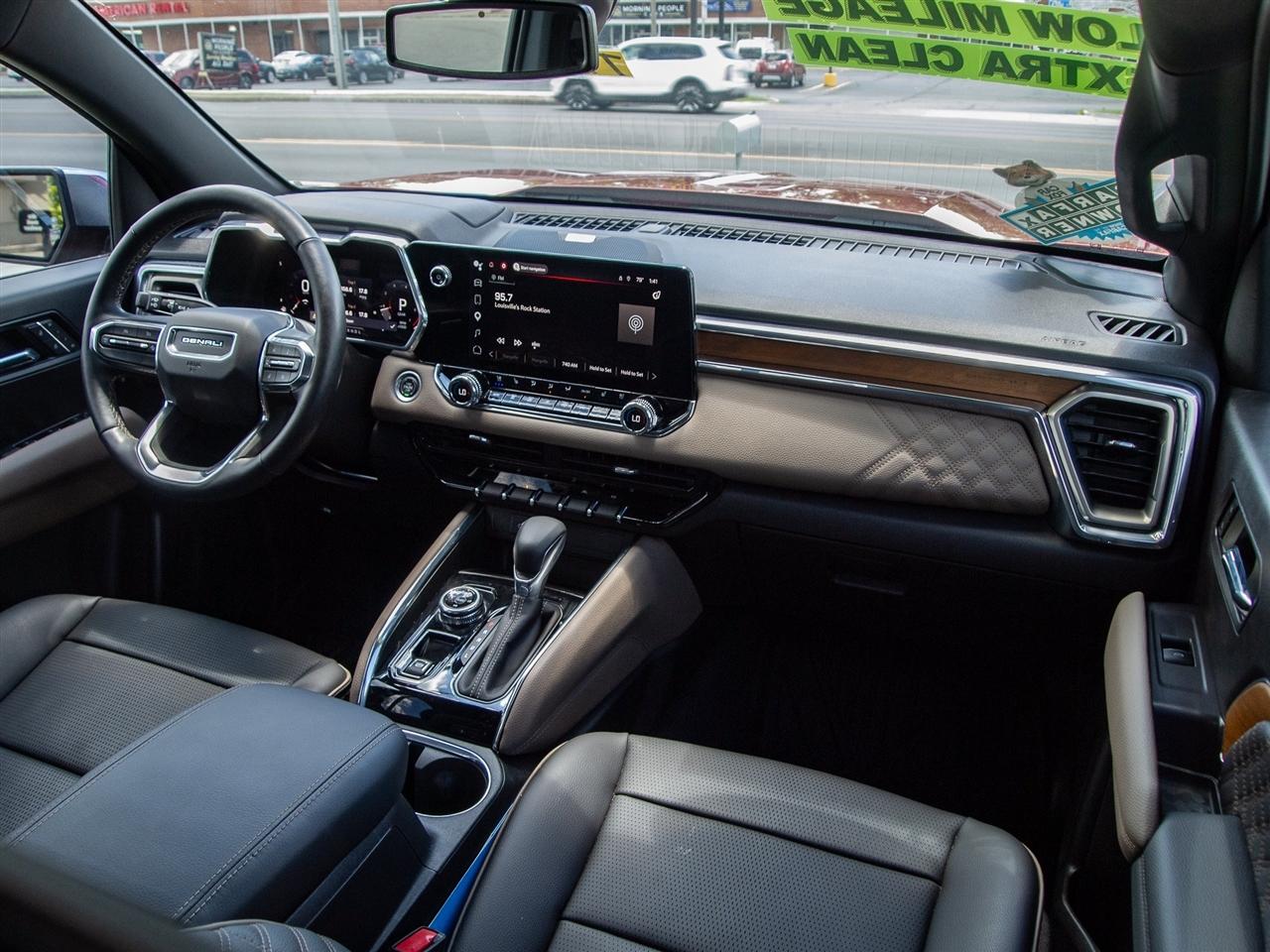 GMC Canyon 4WD Crew Cab Denali 2023
