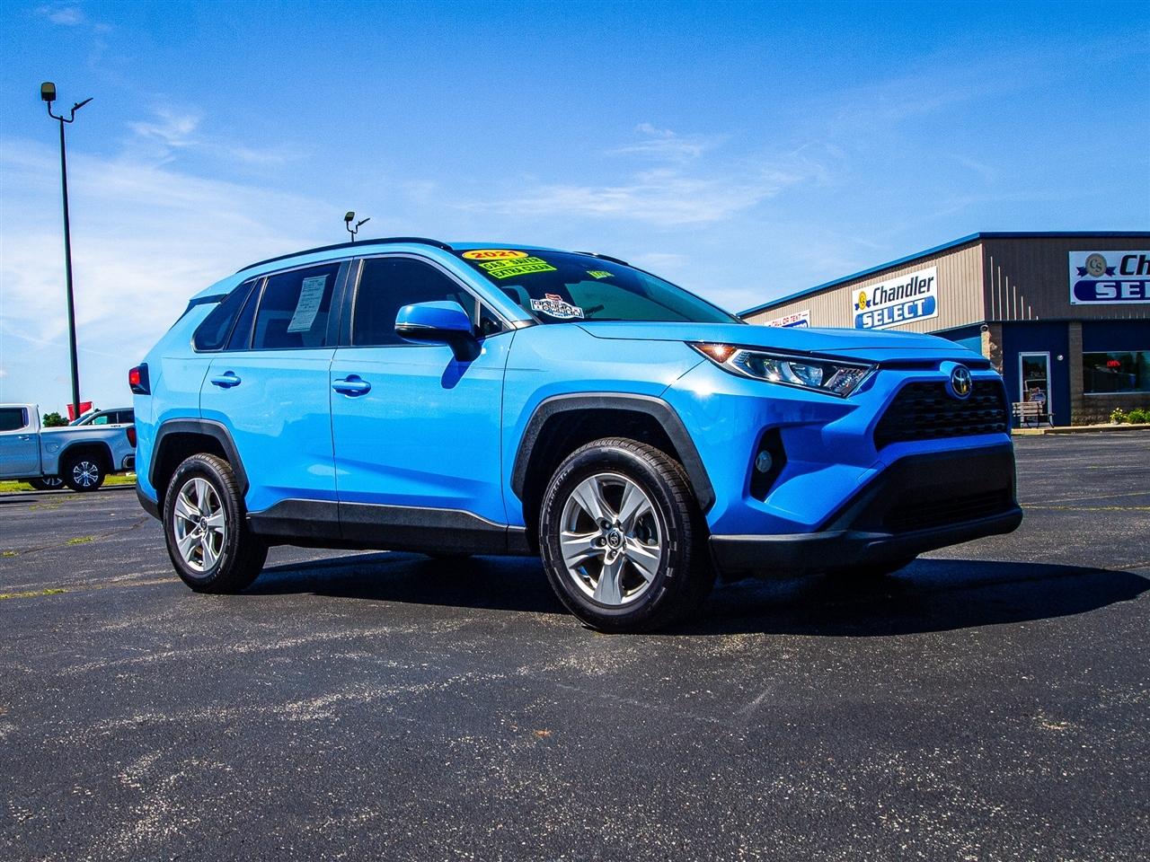 Toyota RAV4 XLE FWD (Natl) 2021
