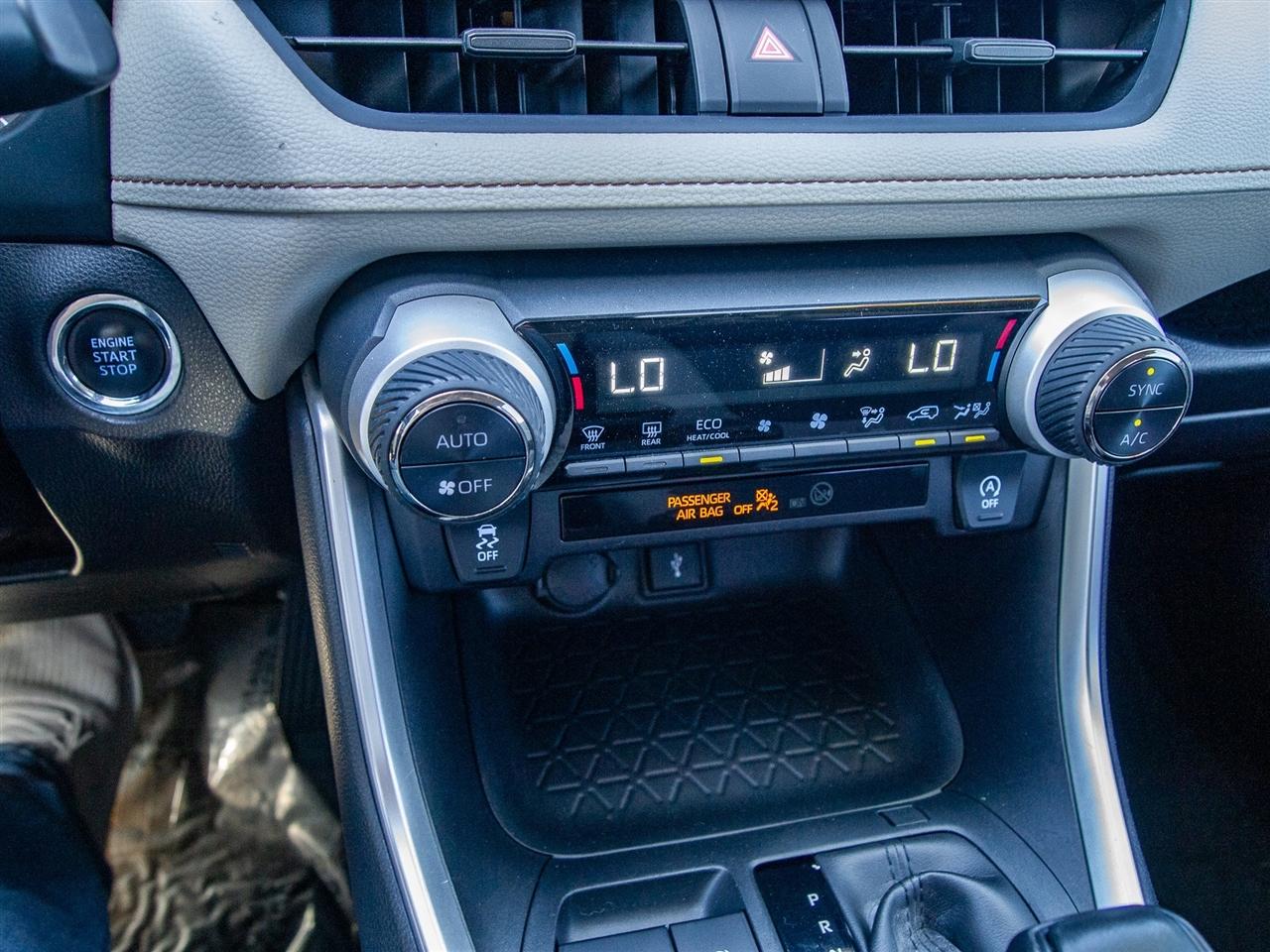 Toyota RAV4 XLE FWD (Natl) 2021