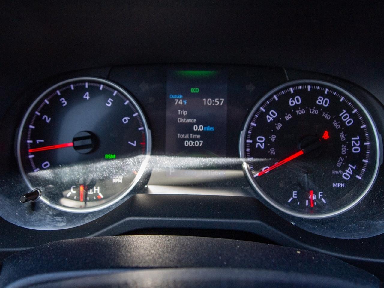 Toyota RAV4 XLE FWD (Natl) 2021