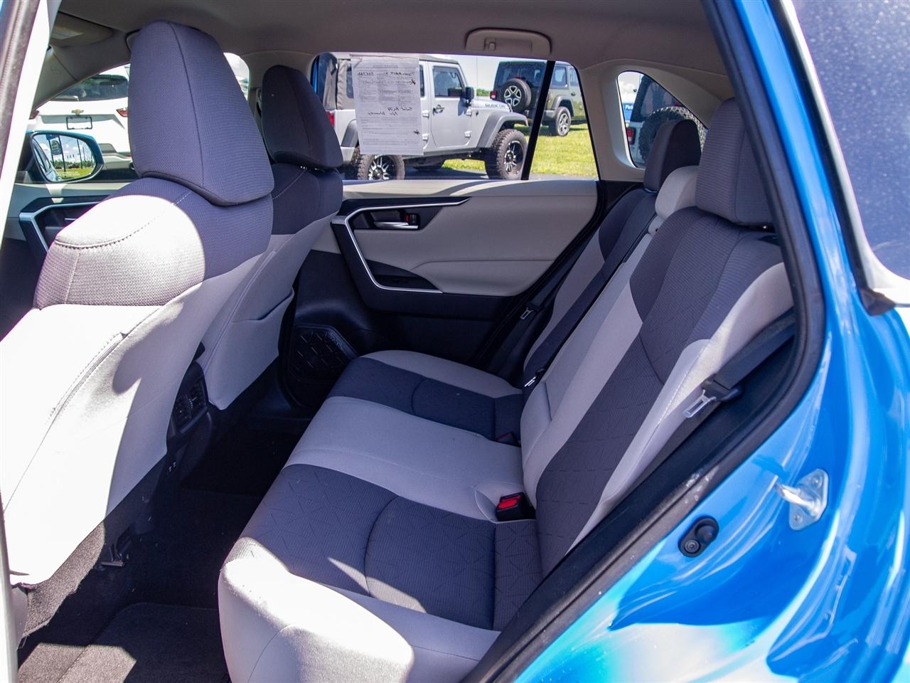 Toyota RAV4 XLE FWD (Natl) 2021