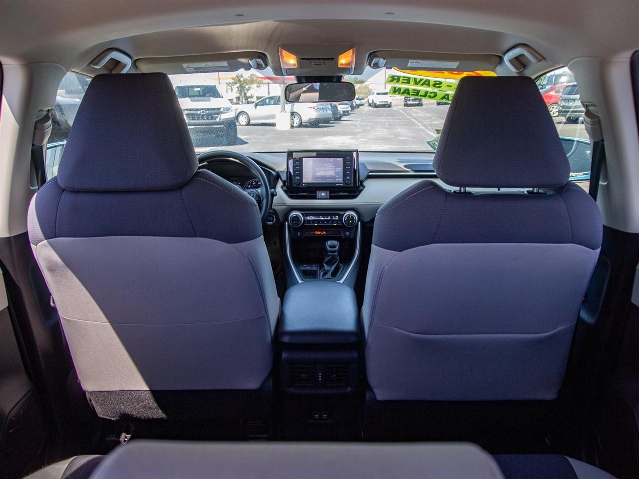 Toyota RAV4 XLE FWD (Natl) 2021