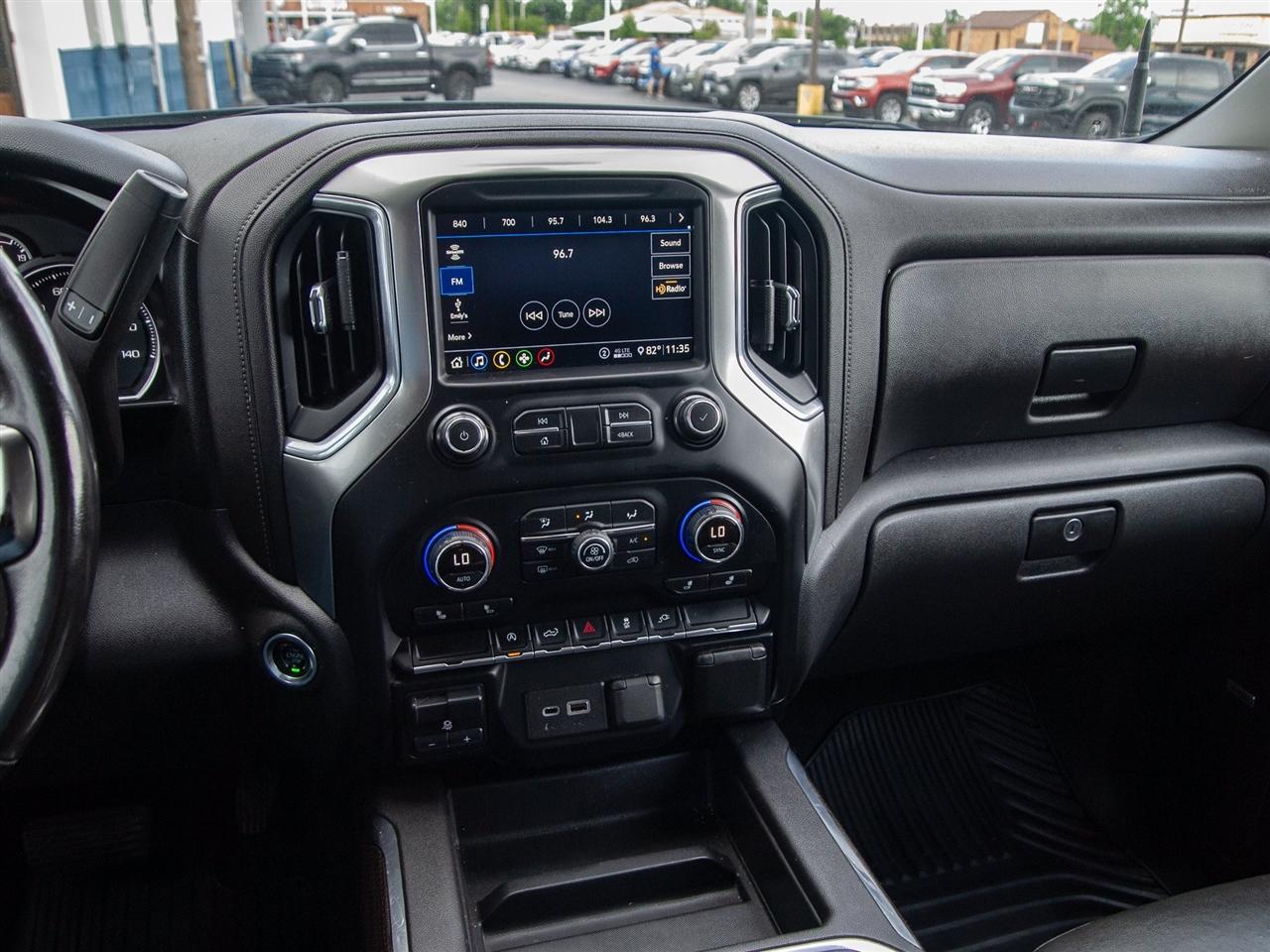 Chevrolet Silverado 1500 4WD Crew Cab 147" RST 2020