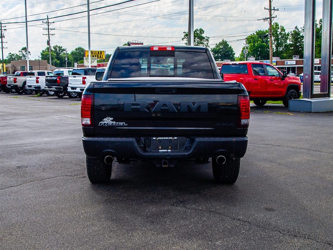 RAM 1500 Rebel 4x4 Crew Cab 5'7" Box 2017