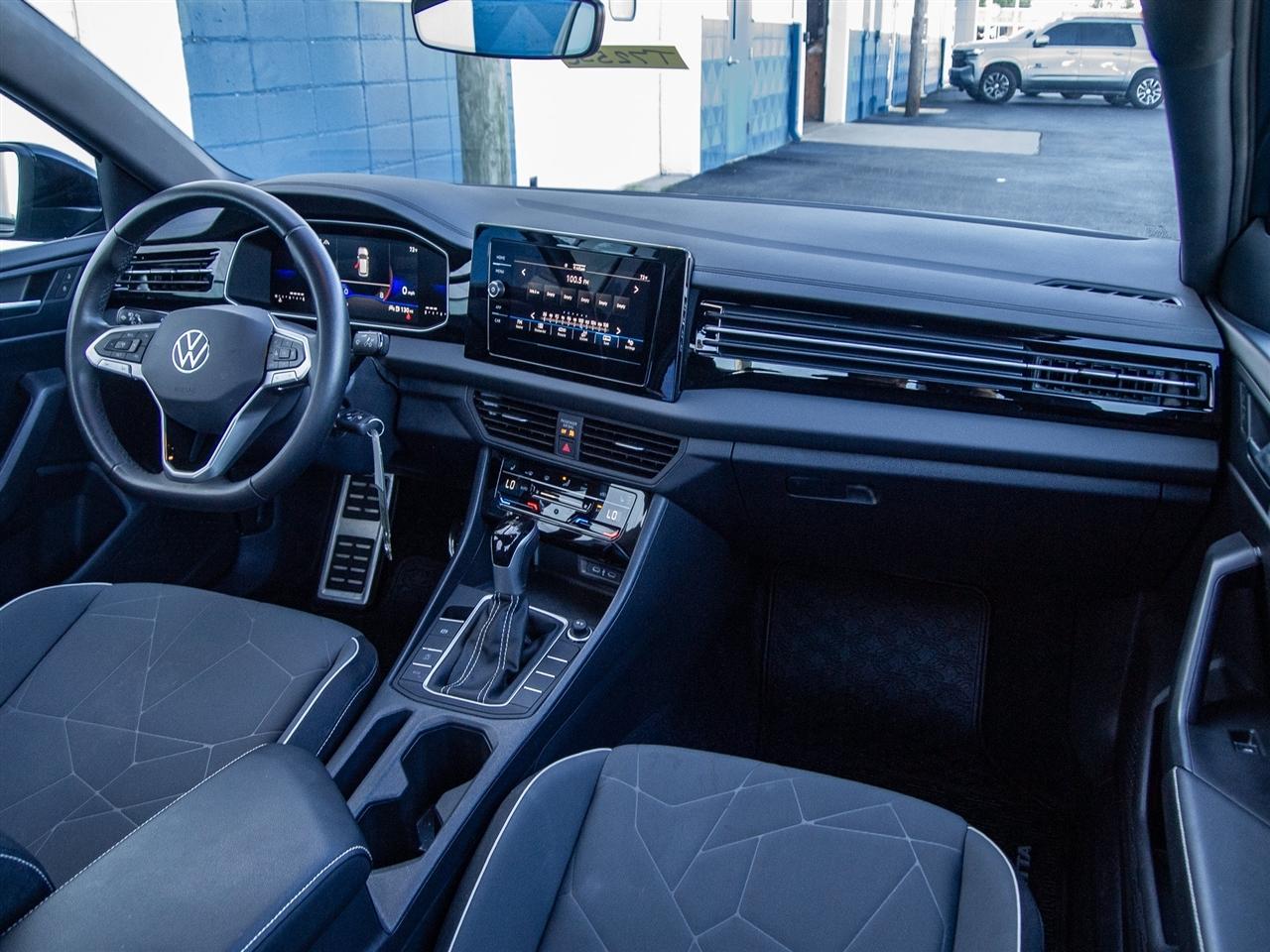Volkswagen Jetta Sport Auto 2025