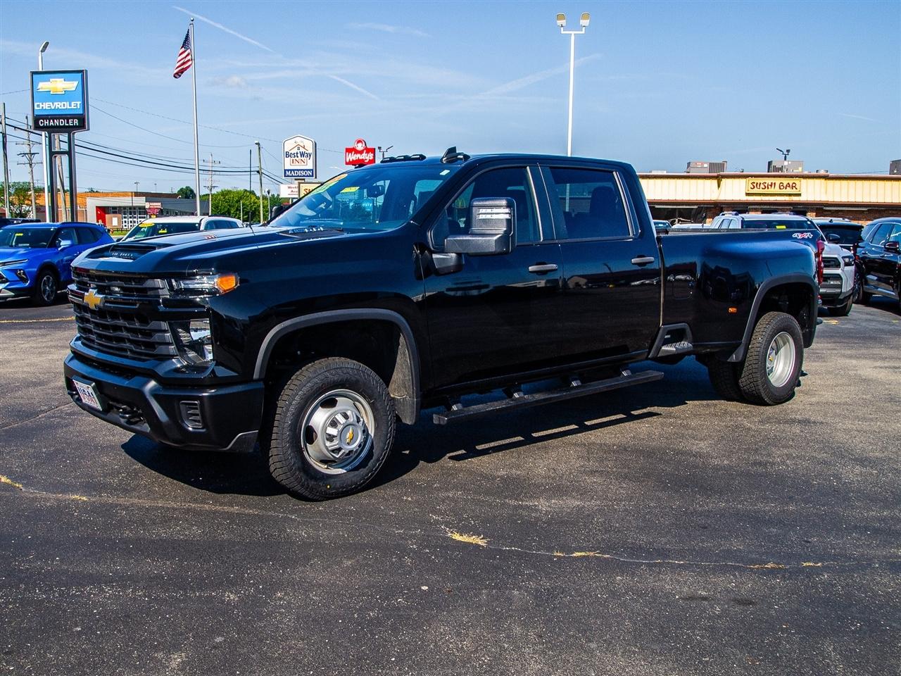 Chevrolet Silverado 3500HD 4WD Crew Cab 172" Work Truck 2024