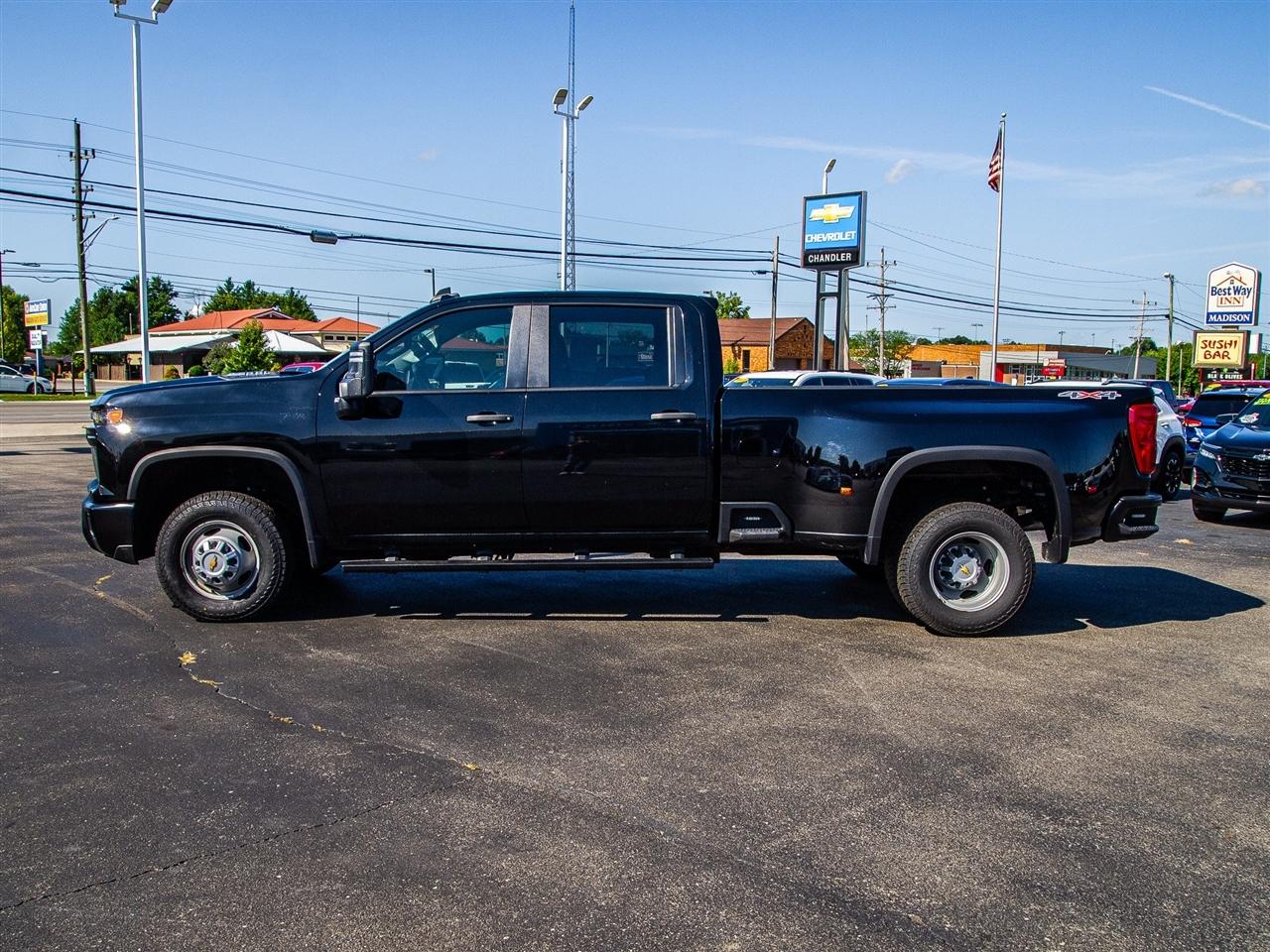 Chevrolet Silverado 3500HD 4WD Crew Cab 172" Work Truck 2024