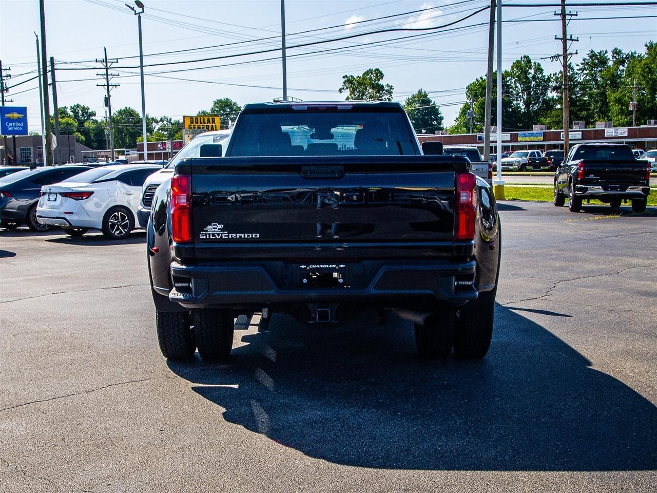 Chevrolet Silverado 3500HD 4WD Crew Cab 172" Work Truck 2024