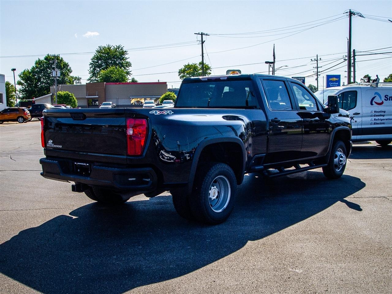 Chevrolet Silverado 3500HD 4WD Crew Cab 172" Work Truck 2024