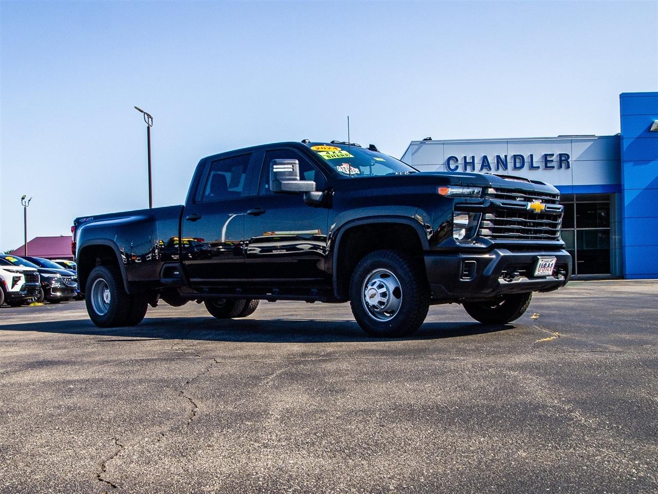 Chevrolet Silverado 3500HD 4WD Crew Cab 172" Work Truck 2024