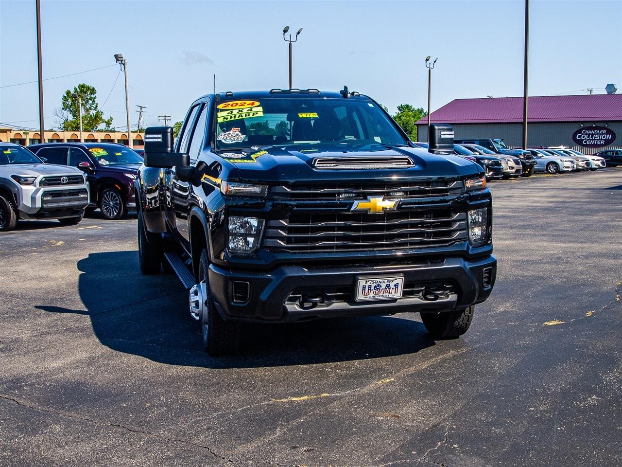 Chevrolet Silverado 3500HD 4WD Crew Cab 172" Work Truck 2024
