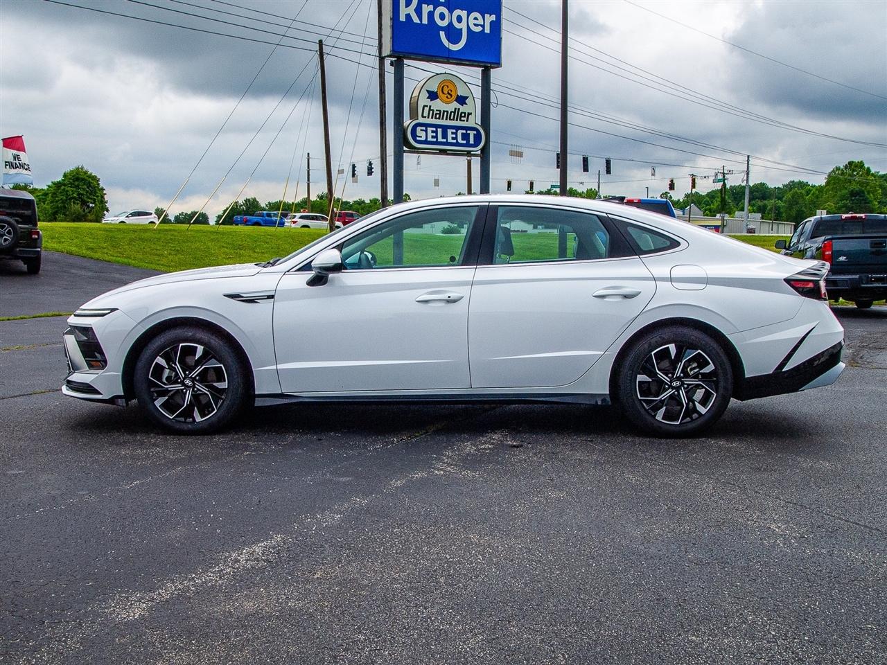 Hyundai Sonata SEL FWD 2025