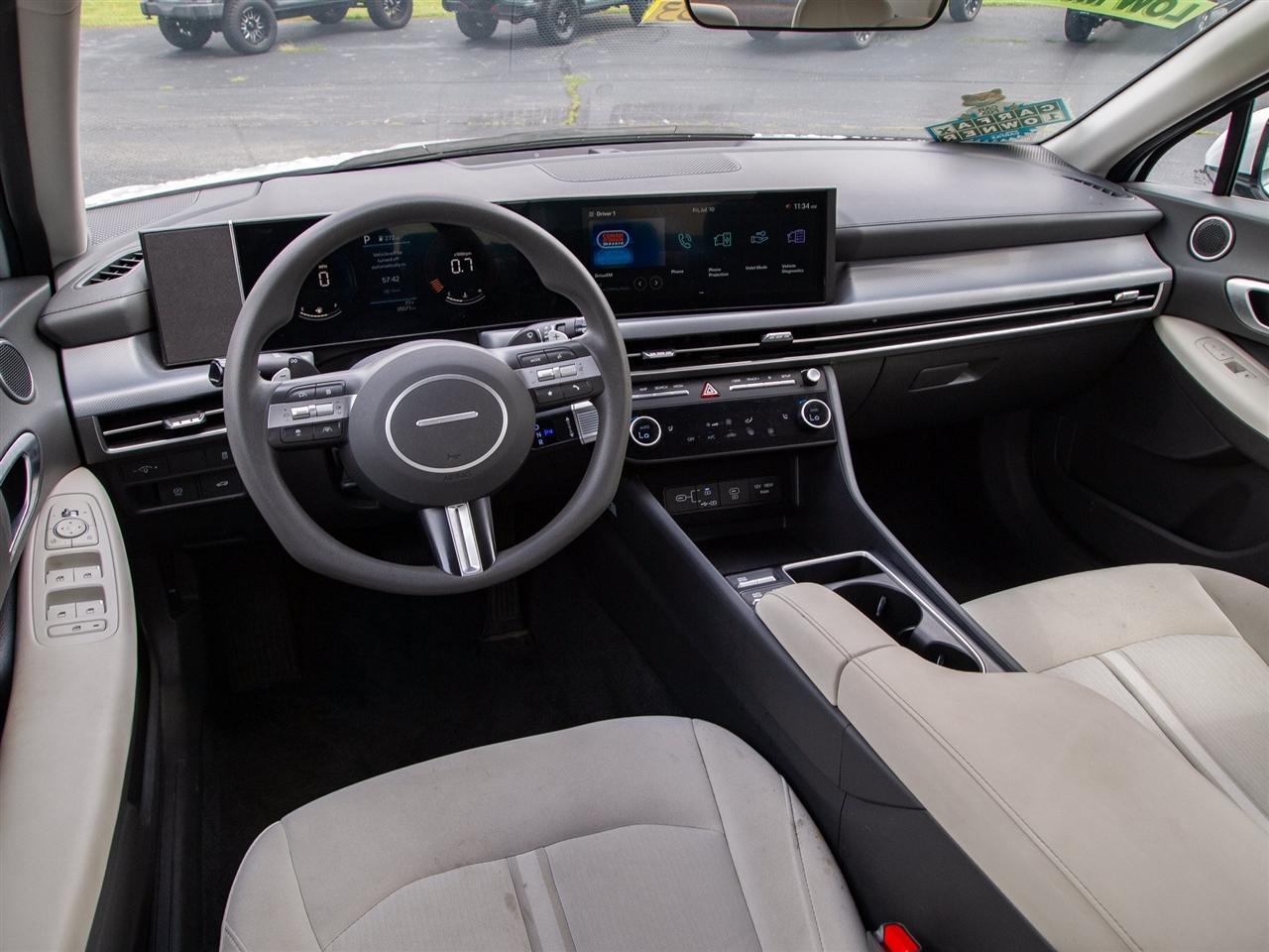 Hyundai Sonata SEL FWD 2025