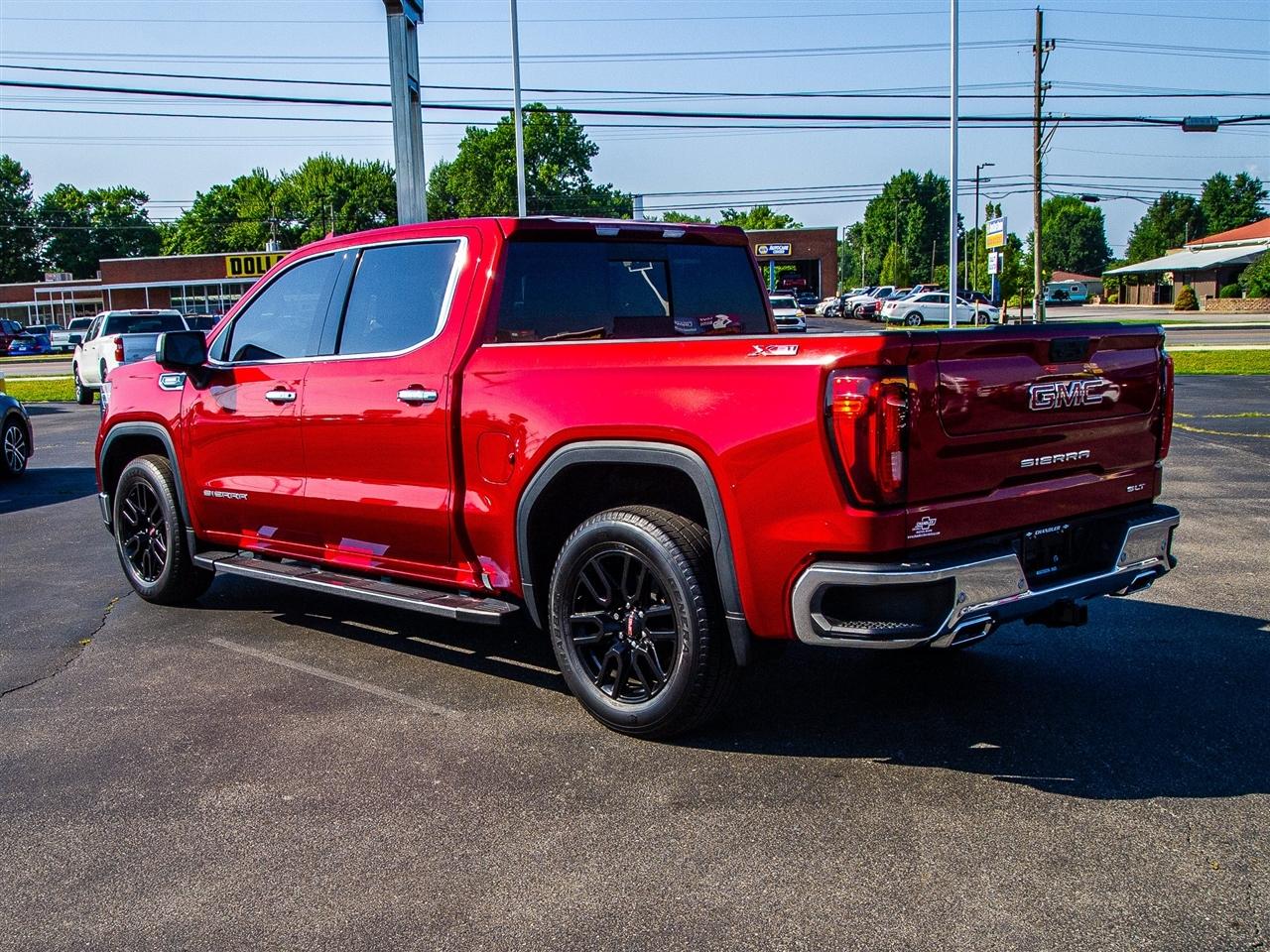 GMC Sierra 1500 4WD Crew Cab 147" SLT 2023