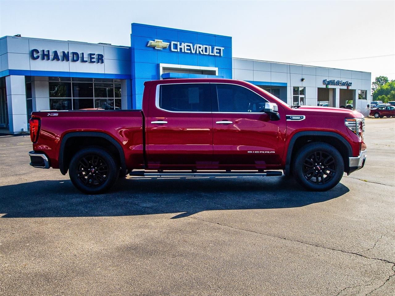 GMC Sierra 1500 4WD Crew Cab 147" SLT 2023