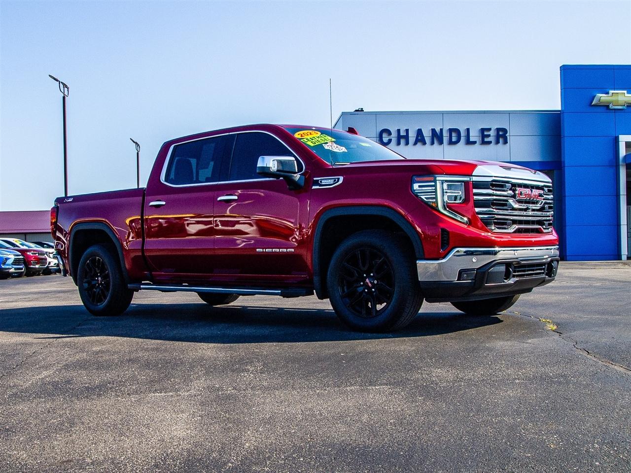 GMC Sierra 1500 4WD Crew Cab 147" SLT 2023
