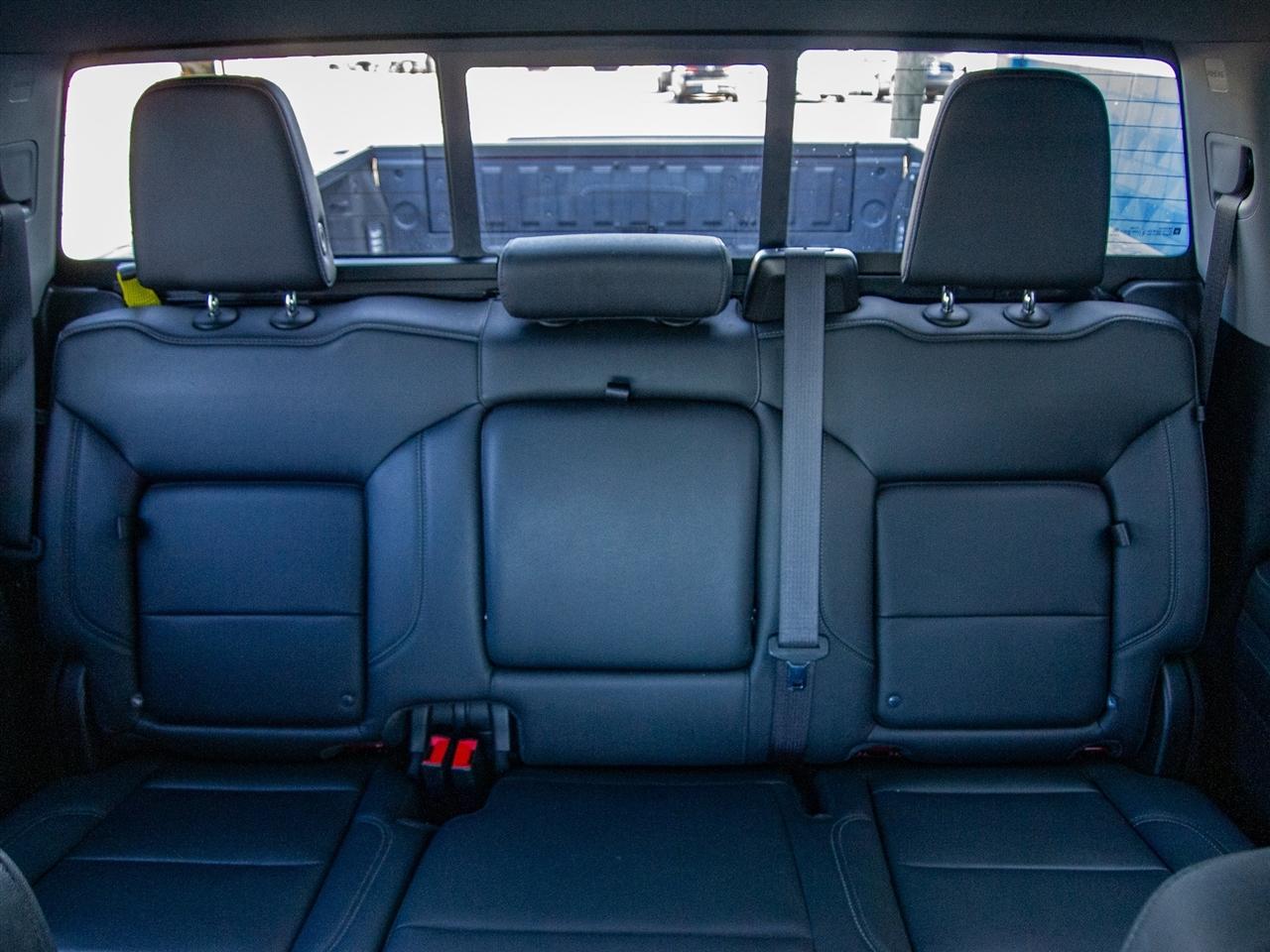 GMC Sierra 1500 4WD Crew Cab 147" SLT 2023