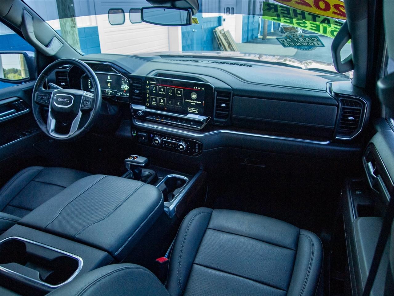 GMC Sierra 1500 4WD Crew Cab 147" SLT 2023
