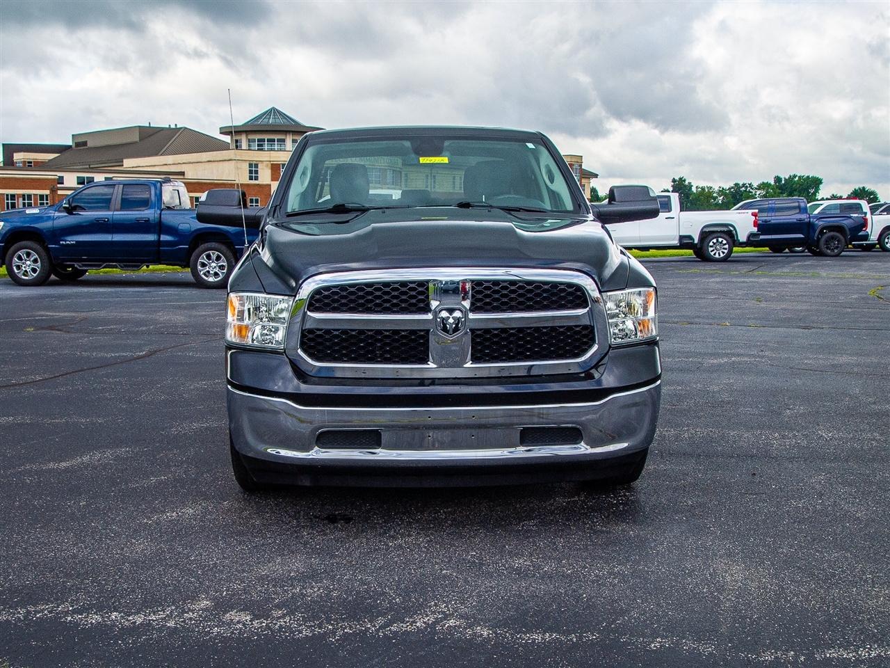 RAM 1500 Classic SLT 4x2 Crew Cab 5'7" Box 2023