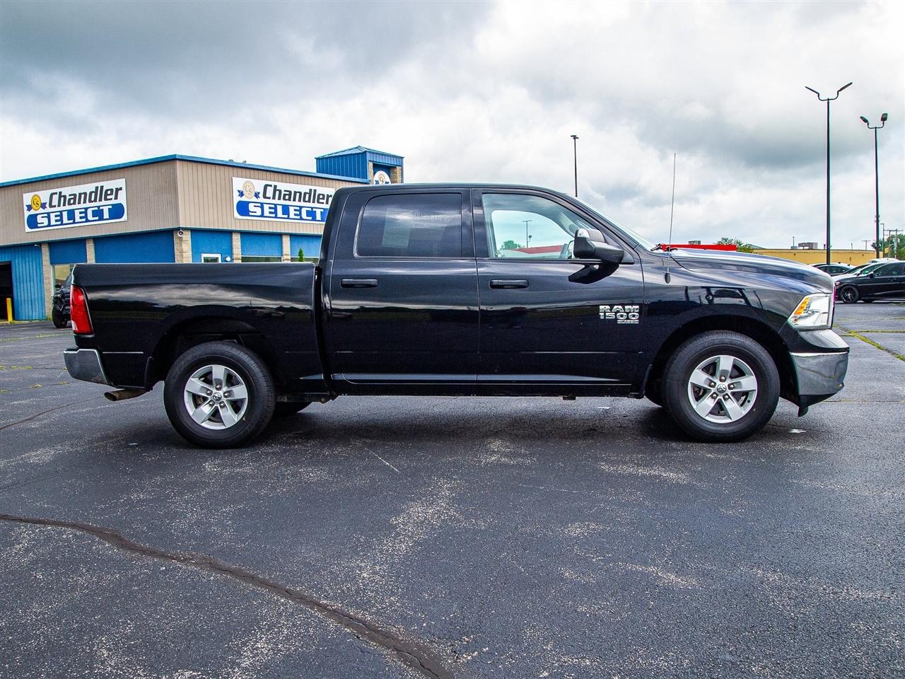 RAM 1500 Classic SLT 4x2 Crew Cab 5'7" Box 2023